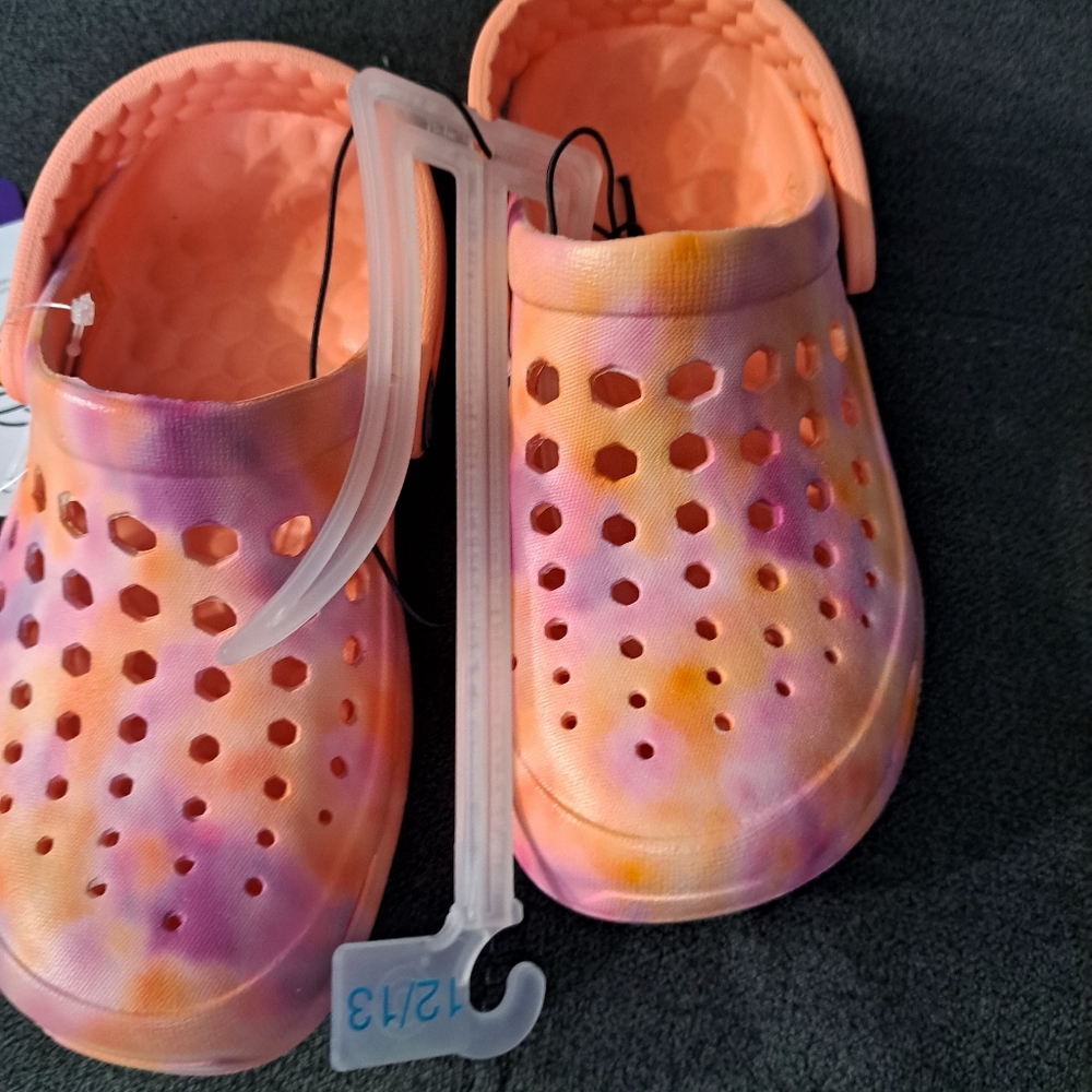 Kids Colorful Crocs - Picture 2 of 9